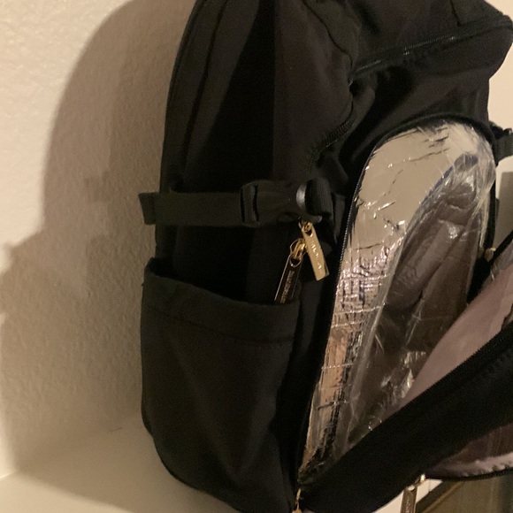 Only used once black isaac backpack, perfect as a travel bag or diaper bag - Picture 3 of 4